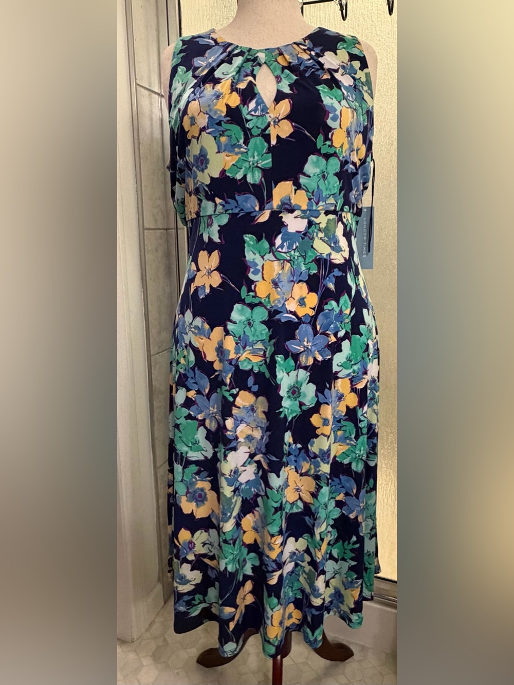 London Times Keyhole Pleat-Neck A-Line Dress $60 BNWT - Picture 2 of 13